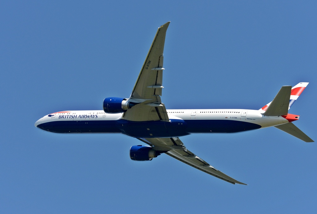 離陸(352) British Airways Boeing 777-336