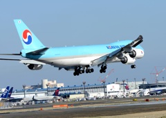 KOREAN Cargo 747-8F 到着