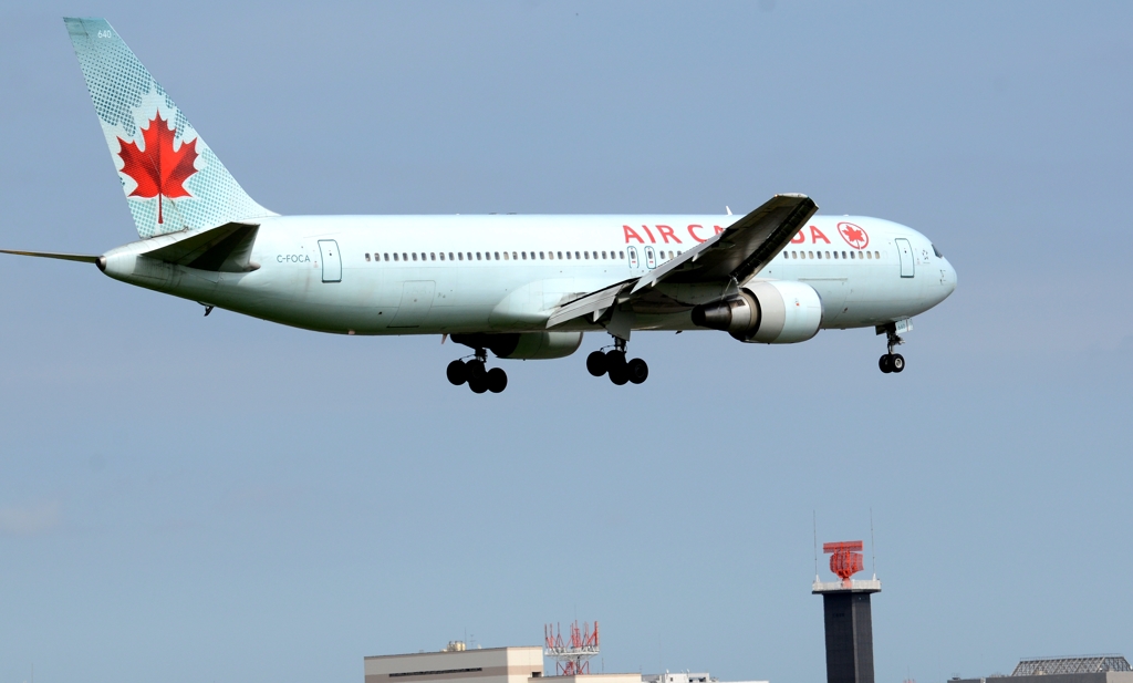 着陸（109）Air Canada 767-300 