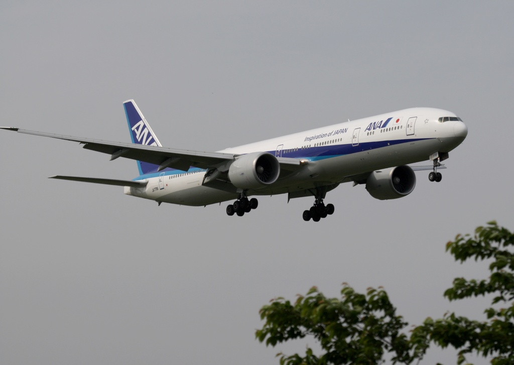 ANA 777-381 着陸　