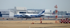 ｱﾝﾄﾉﾌ　An-124　着陸
