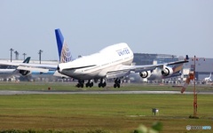 到着　UNITED 747-400 N104UA