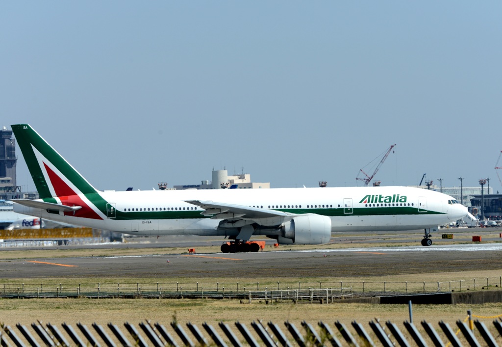 Alitalia 777-243 離陸