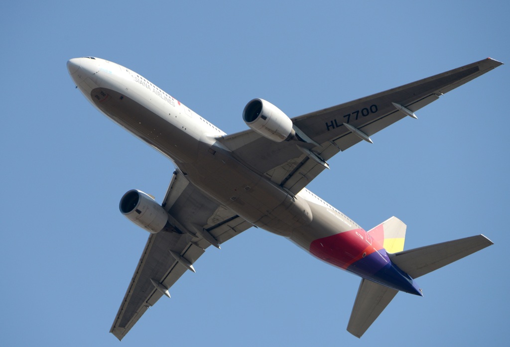 Asiana 777-200 離陸
