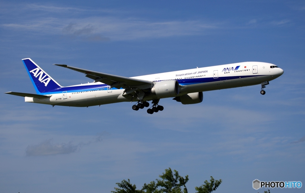 ANA 777-300ER 到着　