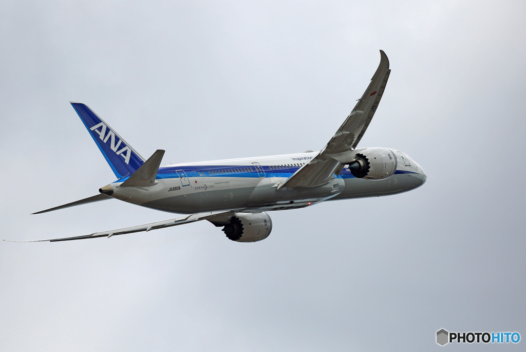 離陸  ANA 787-9 JA880A