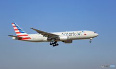 American 777-223 N787AL 到着 