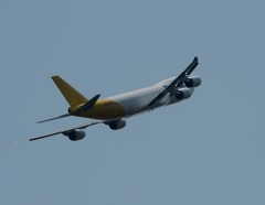 離陸　Polar 747-8F