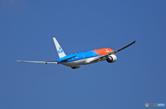 出発 KLM 777-306 PH-BVA オレンジP