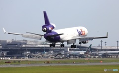 FedEx MD-11 着陸 