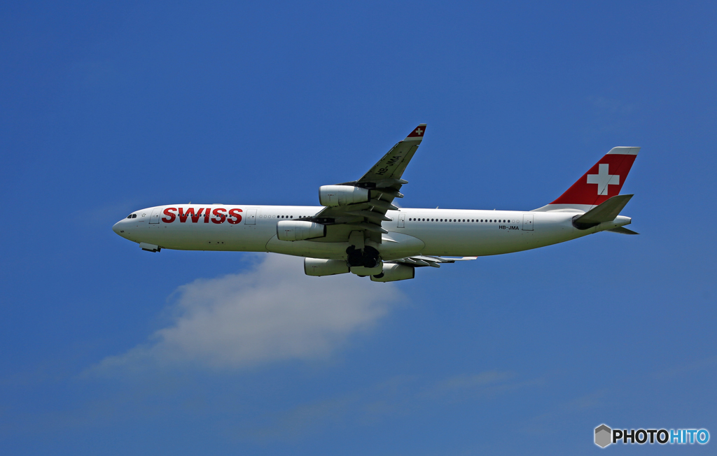 出発 SWISS A340-313 