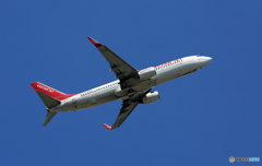 飛び立ち ESTERJET 737-800 HL8036