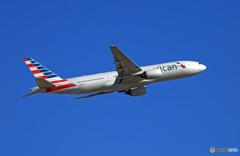 離陸 American 777-223 N760AN