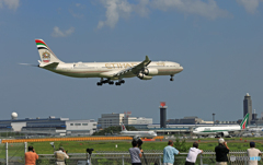 「いいね」 ETIHAD A340-642 A6-EHE
