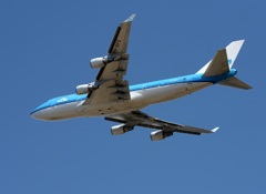 飛び立ち  KLM 747-406 