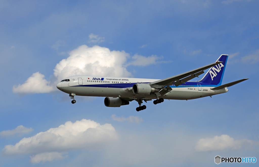 「良い空～」 ANA 767-381 JA616A到着