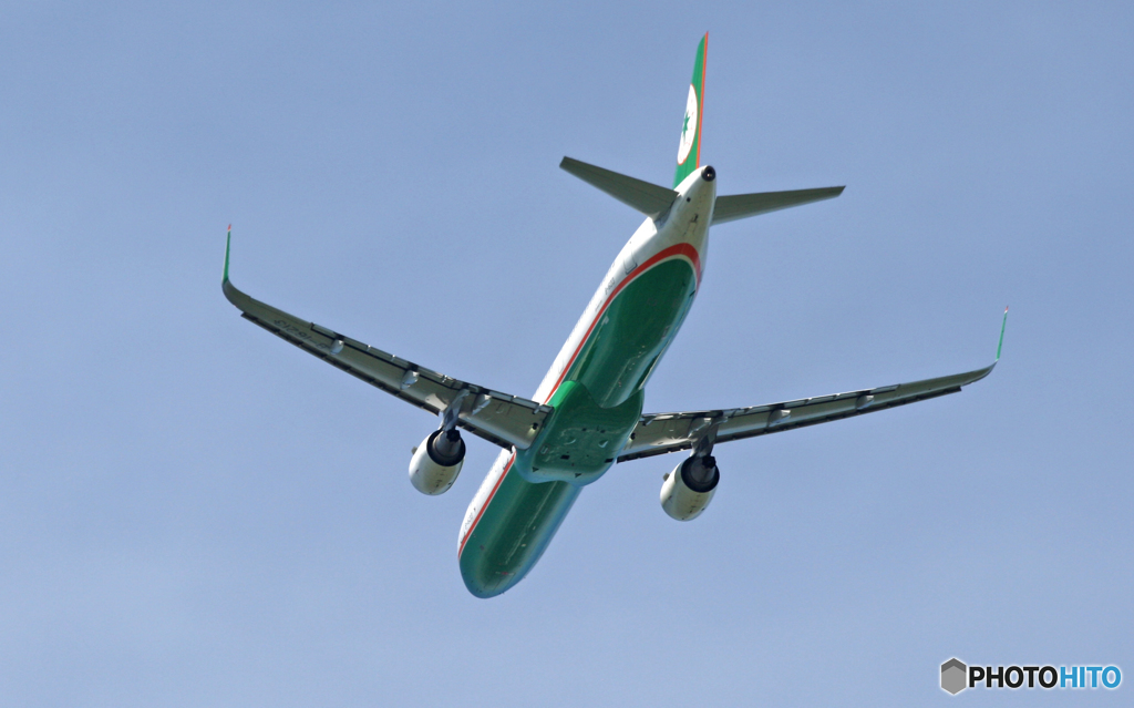 離陸 EVA A321-211 B-16213