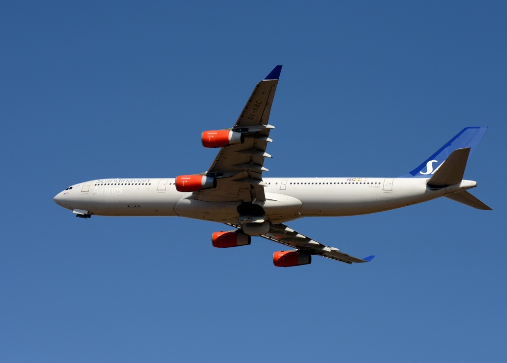 SAS A340-313 離陸