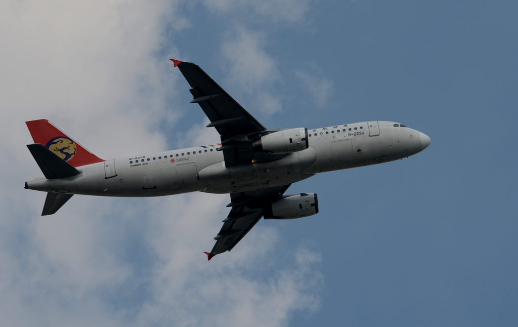離陸（126）復興航空 A320 