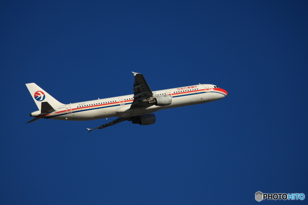 中国東方 A321-211 B-6330 出発 