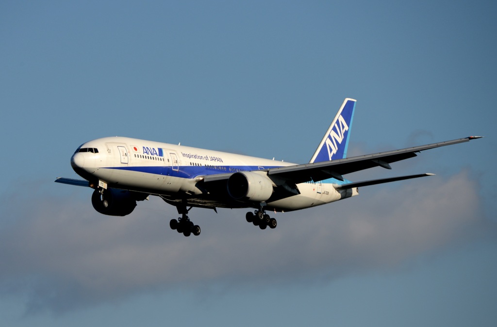 ANA 777-200