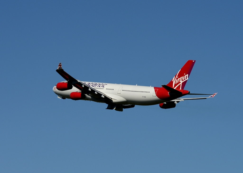 離陸（347）virgin A340-300 