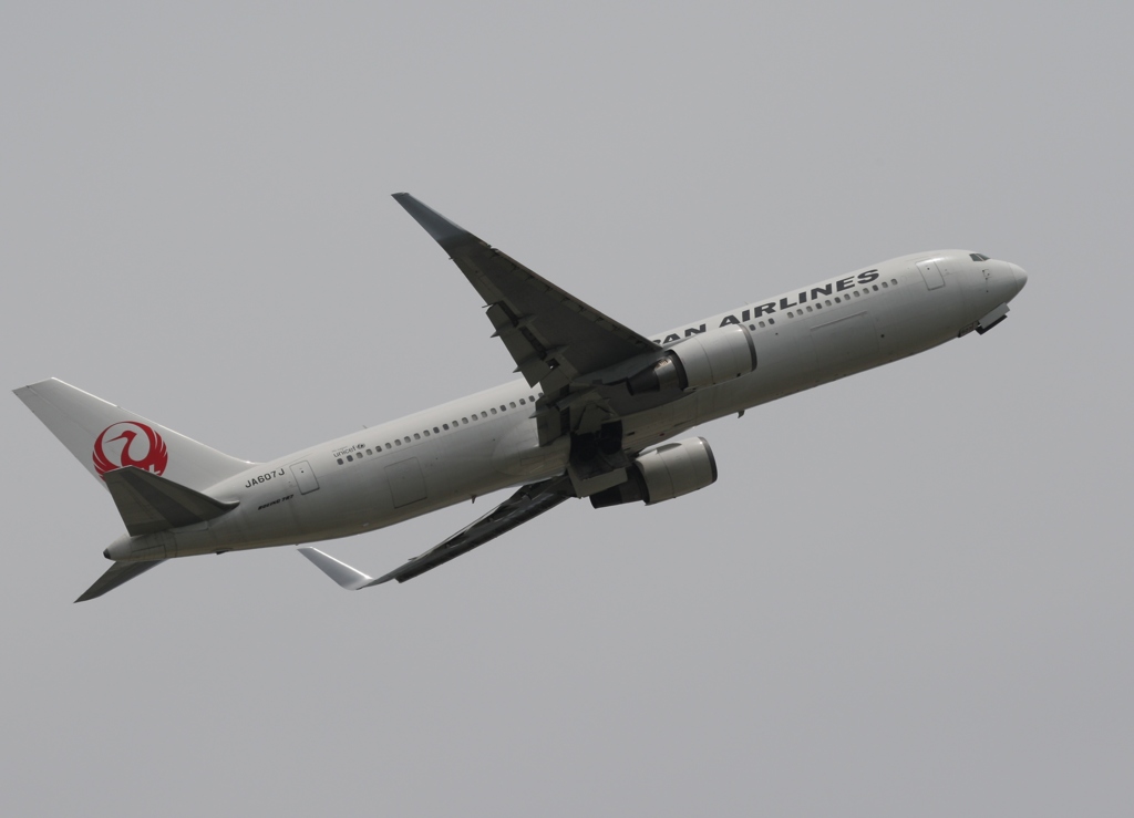 飛び立ち　JAL 767-346