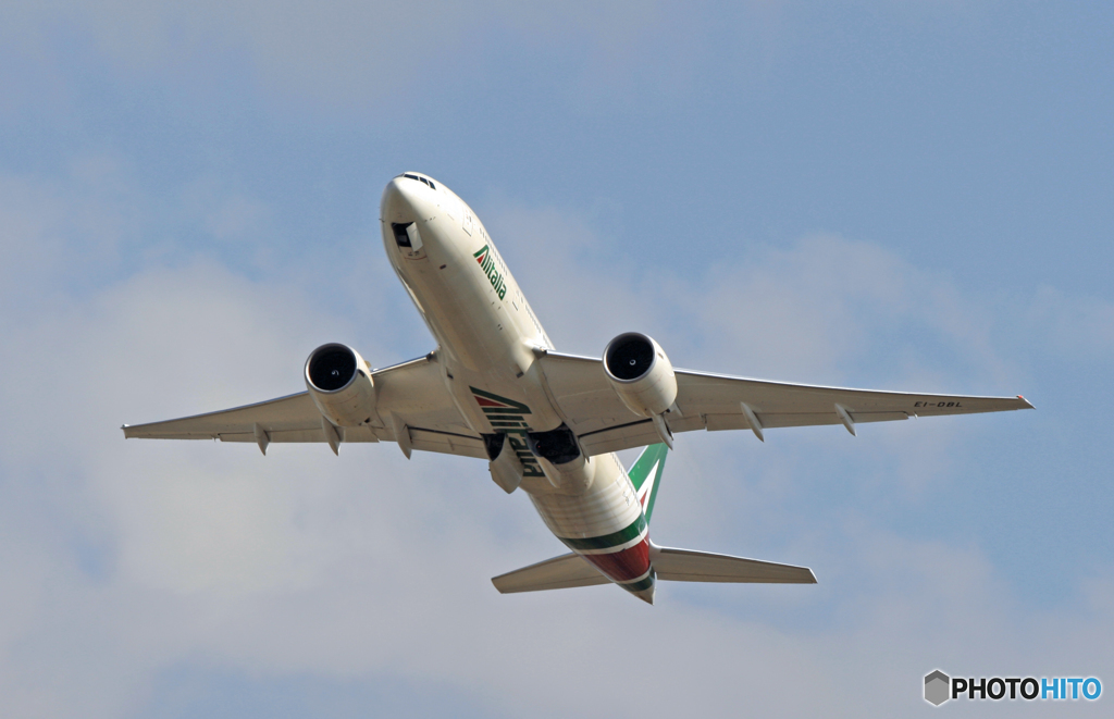 Alitalia 777 EI-DBL 出発 