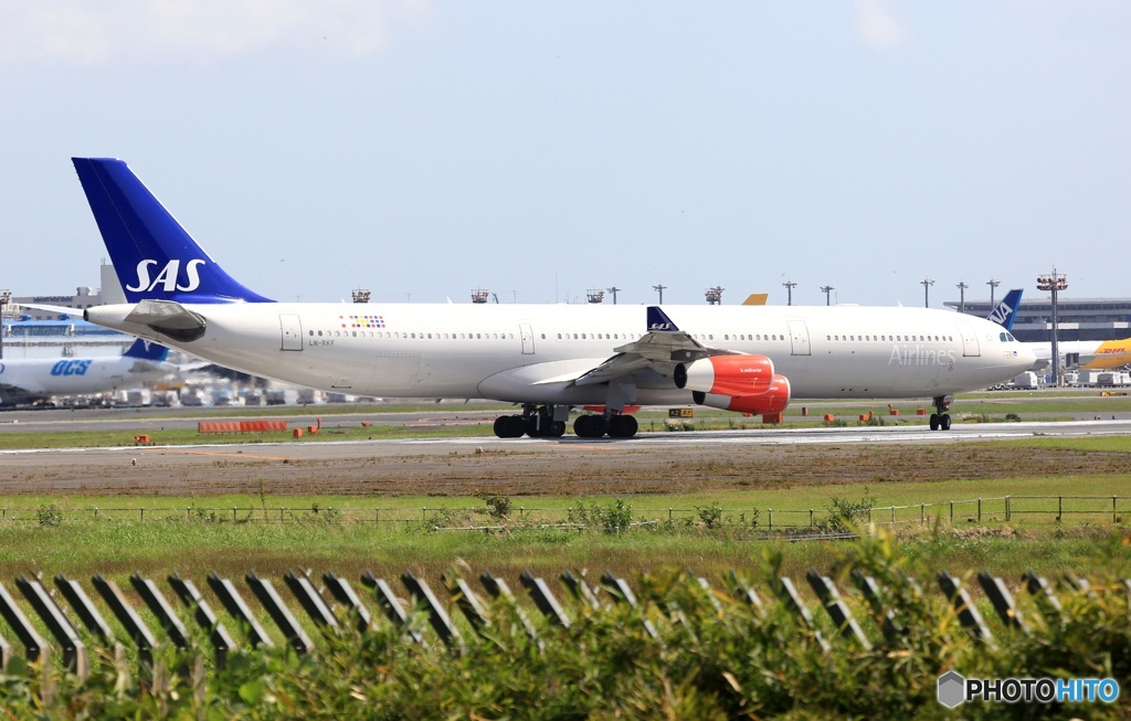 出発　SAS A340-313 LN-RKF