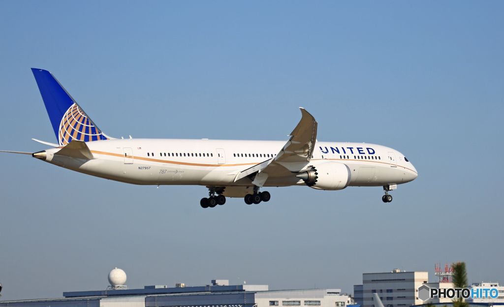 UNITED 787-9 N27957 到着 