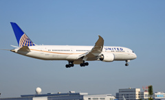UNITED 787-9 N27957 到着 