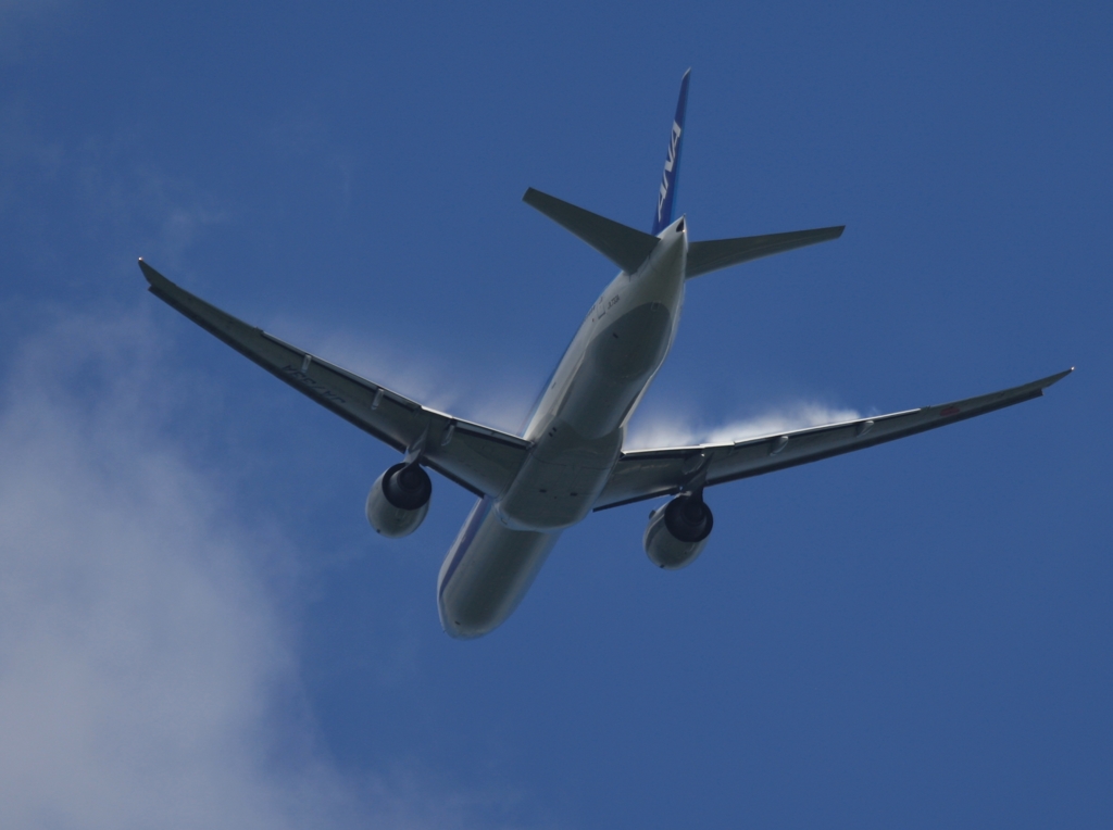 離陸　ANA 777-300 