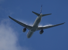 離陸　ANA 777-300 