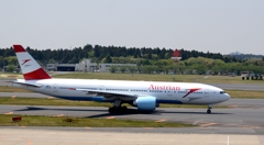 出発（42）Austrian 777-200　　