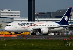 AEROMEXICO 787-8 出発　