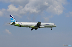 到着 Air Busan A321-200 HL7729