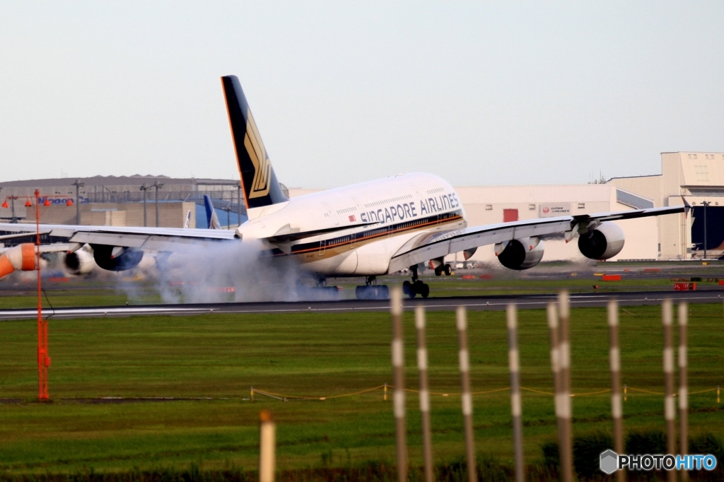 Singapore A380-841 着陸　
