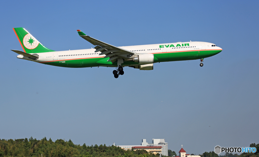 到着  EVA A330-300 B-16385 