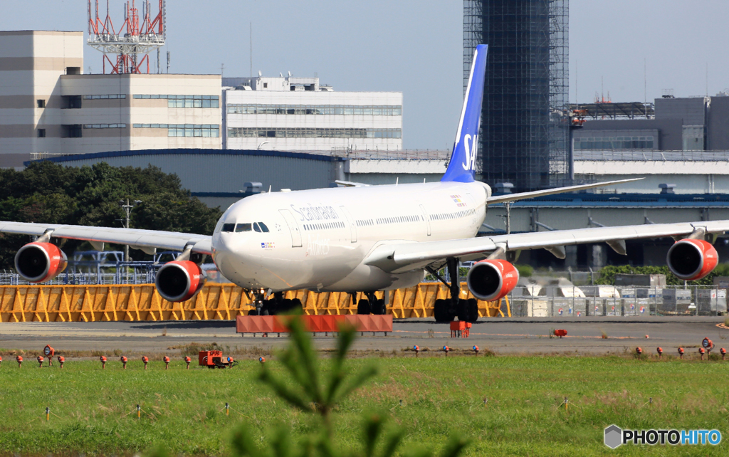SAS A340-313 LN-RKF 出発　