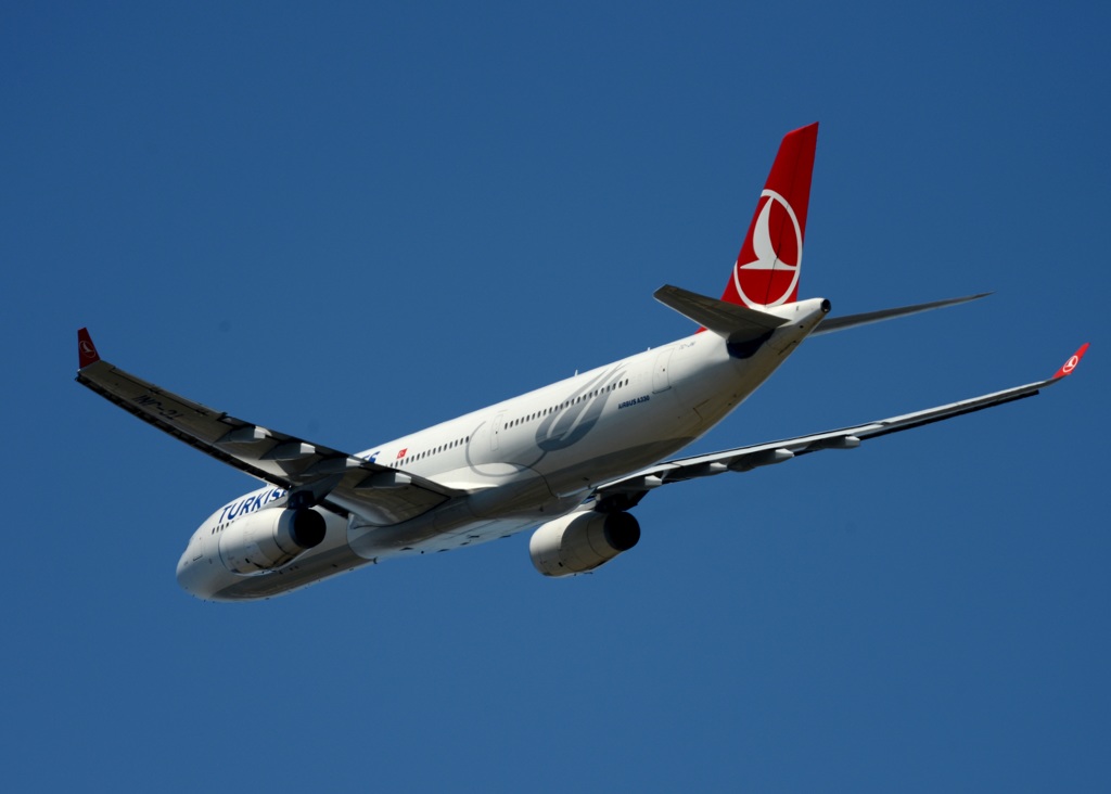 ﾄﾙｺ A330-343 離陸