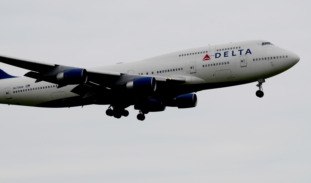 着陸（43）Delta 747-400 