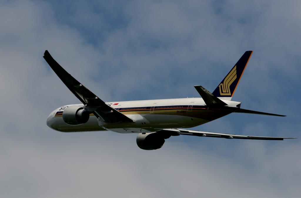 離陸（227）Singapore Air 777-312 