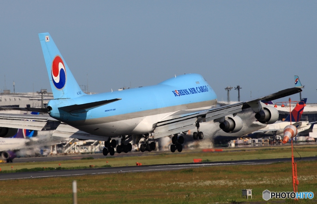 着陸　Korean Cargo 747-400F