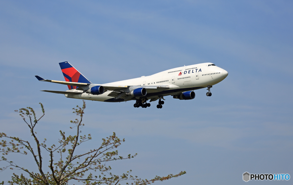 DELTA 747-400 N667US 到着 
