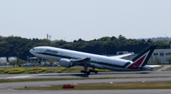飛び立ち（88）　Alitalla 777