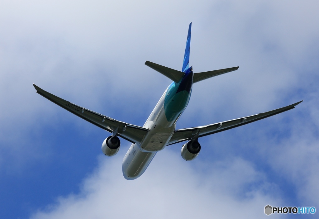 出発　Garuda 777-300