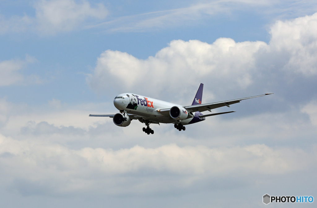 「そらー」  来た―！　FedEx 777-FS2 N885FD Landing