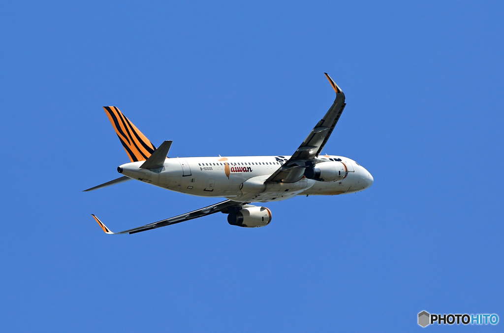 飛び立ち tigerair A320-232 B-50005