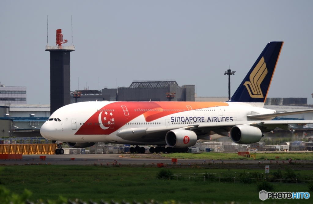 SINGAPORE A380-841 離陸
