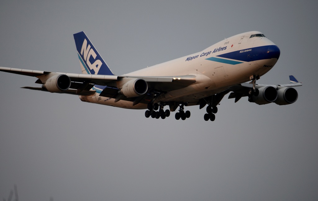 NCA 747-400F 着陸